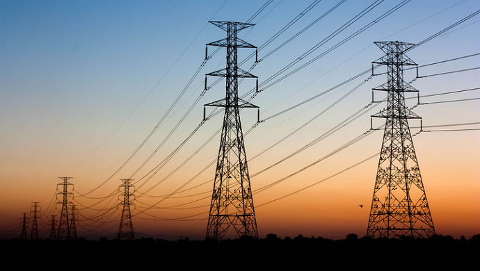 El Congreso reclama al Gobierno que abarate la interrumpibilidad y ajuste la potencia subastada