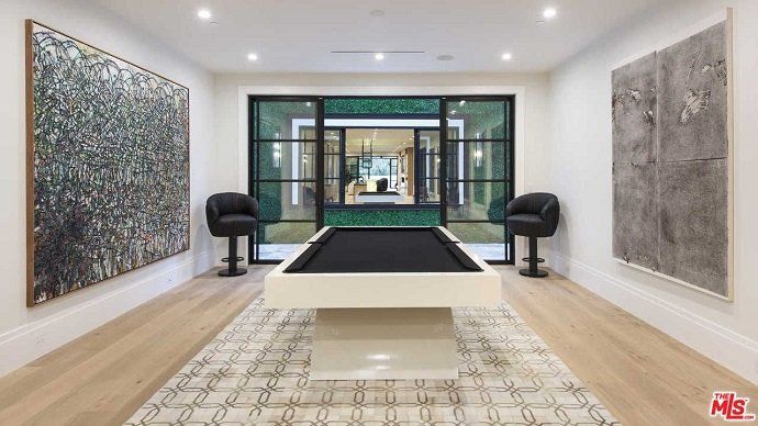 Descubre la casa de LeBron James, la estrella del baloncesto - Fotocasa Life - Casas de famosos, famosos - Curiosidades - Esta es la casa de Lebron James. La estrella del baloncesto acaba de adquirir una nueva mansión que le ha costado 20 millones de euros.