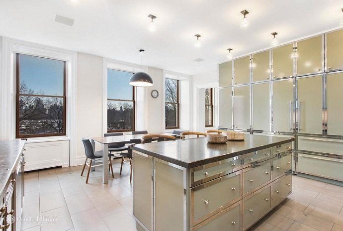 Bruce Willis pone a la venta su casa en Manhattan - Fotocasa Life - Casas de famosos, famosos - Curiosidades - Bruce Willis también ha querido poner a la venta su casa en Manhattan por más de 14 millones de euros. ¿Quieres verla por dentro? Aquí la tienes en fotos.