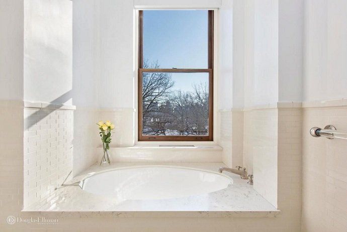 Bruce Willis pone a la venta su casa en Manhattan - Fotocasa Life - Casas de famosos, famosos - Curiosidades - Bruce Willis también ha querido poner a la venta su casa en Manhattan por más de 14 millones de euros. ¿Quieres verla por dentro? Aquí la tienes en fotos.