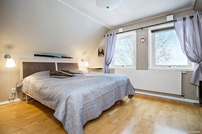Una casa nórdica preciosa y tranquila para amantes de la nieve - Fotocasa Life - Casas bonitas, Casas curiosas - Curiosidades - Si quieres perderte lejos, muy lejos de aquí, hemos encontrado una casa nórdica que te encantará. Está en Suecia y tiene mucho encanto.