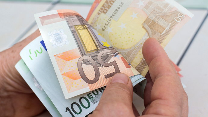 La confianza de los consumidores de la zona euro marca máximos de este siglo
