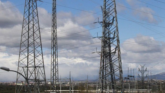 El recibo de la luz bajaría un 55% en 2050 cumpliendo los objetivos de reducción de emisiones