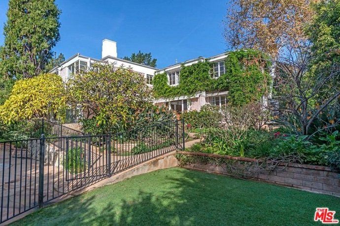 Whoopi Goldberg vende su casa en Los Ángeles por más de 7 millones de euros - Fotocasa Life - Casas de famosos, famosos - Curiosidades - Whoopi Goldberg vende su casa de lujo en Los Ángeles. Cuesta 7 millones de euros y fue construida en 1933, con detalles Art Deco.