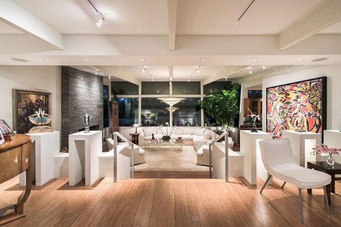 Jane Fonda vende su mansión de Beverly Hills - Fotocasa Life Jane Fonda vende su mansión de Beverly Hills - Fotocasa Life - Casas de famosos, famosos - Curiosidades - La actriz Jane Fonda quiere vender su mansión de Beverly Hills. Esta casa de lujo cuesta más de 8 millones de dólares. Te la mostramos en fotos por dentro.