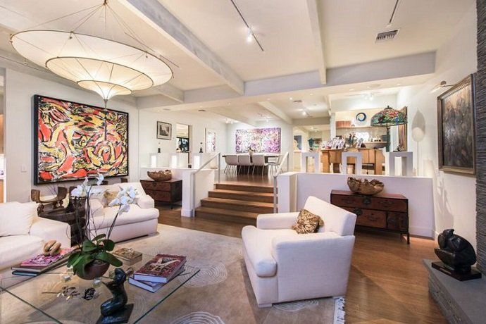 Jane Fonda vende su mansión de Beverly Hills - Fotocasa Life Jane Fonda vende su mansión de Beverly Hills - Fotocasa Life - Casas de famosos, famosos - Curiosidades - La actriz Jane Fonda quiere vender su mansión de Beverly Hills. Esta casa de lujo cuesta más de 8 millones de dólares. Te la mostramos en fotos por dentro.
