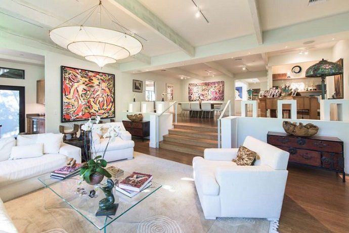 Jane Fonda vende su mansión de Beverly Hills - Fotocasa Life Jane Fonda vende su mansión de Beverly Hills - Fotocasa Life - Casas de famosos, famosos - Curiosidades - La actriz Jane Fonda quiere vender su mansión de Beverly Hills. Esta casa de lujo cuesta más de 8 millones de dólares. Te la mostramos en fotos por dentro.