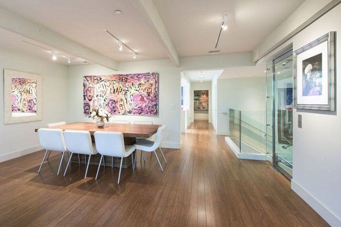 Jane Fonda vende su mansión de Beverly Hills - Fotocasa Life Jane Fonda vende su mansión de Beverly Hills - Fotocasa Life - Casas de famosos, famosos - Curiosidades - La actriz Jane Fonda quiere vender su mansión de Beverly Hills. Esta casa de lujo cuesta más de 8 millones de dólares. Te la mostramos en fotos por dentro.