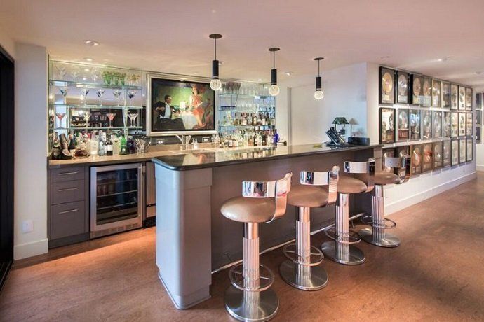 Jane Fonda vende su mansión de Beverly Hills - Fotocasa Life Jane Fonda vende su mansión de Beverly Hills - Fotocasa Life - Casas de famosos, famosos - Curiosidades - La actriz Jane Fonda quiere vender su mansión de Beverly Hills. Esta casa de lujo cuesta más de 8 millones de dólares. Te la mostramos en fotos por dentro.