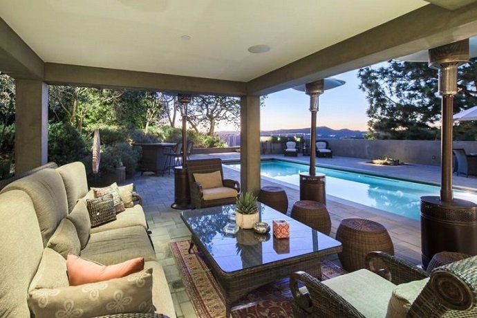 Jane Fonda vende su mansión de Beverly Hills - Fotocasa Life Jane Fonda vende su mansión de Beverly Hills - Fotocasa Life - Casas de famosos, famosos - Curiosidades - La actriz Jane Fonda quiere vender su mansión de Beverly Hills. Esta casa de lujo cuesta más de 8 millones de dólares. Te la mostramos en fotos por dentro.
