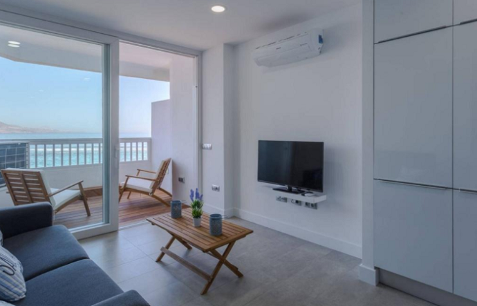 https://www.fotocasa.es/vivienda/las-palmas-de-gran-canaria/terraza-ascensor-amueblado-santa-catalina-canteras-145274550?RowGrid=17&tti=1&opi=300