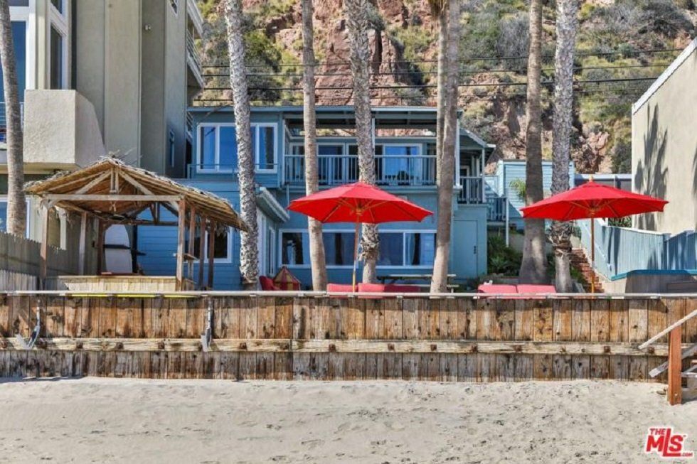 Edward Norton vende su casita en Malibú - Fotocasa Life - Casas de famosos, famosos - Curiosidades - Edward Norton vende una de sus casas. Esta se encuentra ubicada junto al mar, en Malibú, y cuesta un poco más de 4 millones de euros.