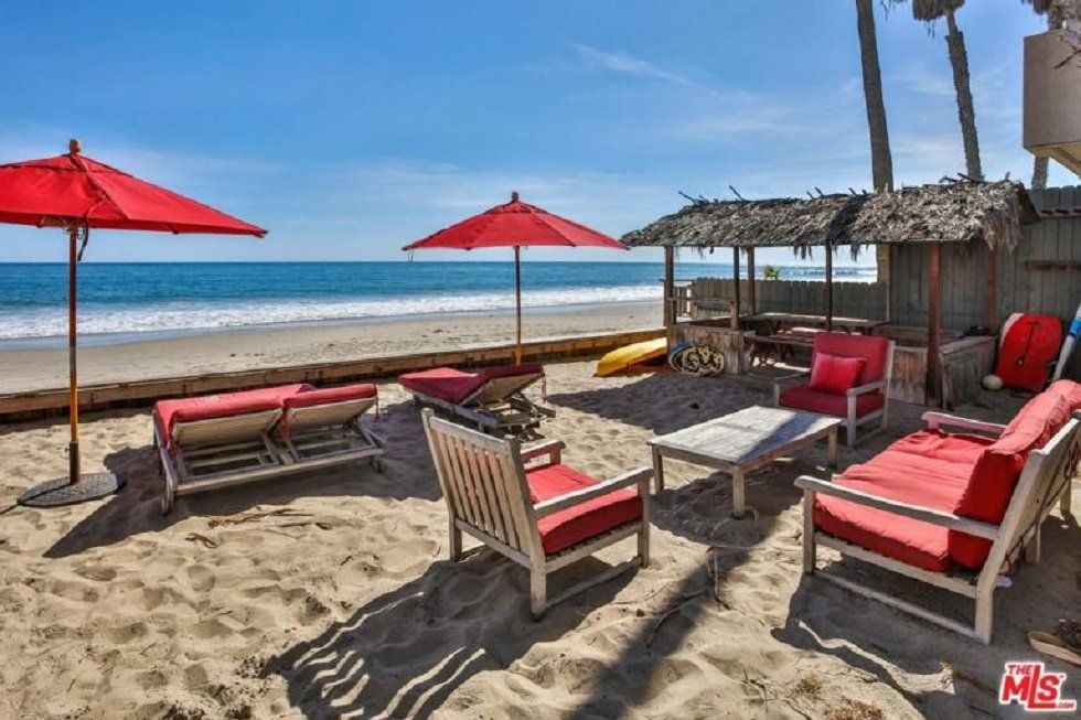 Edward Norton vende su casita en Malibú - Fotocasa Life - Casas de famosos, famosos - Curiosidades - Edward Norton vende una de sus casas. Esta se encuentra ubicada junto al mar, en Malibú, y cuesta un poco más de 4 millones de euros.
