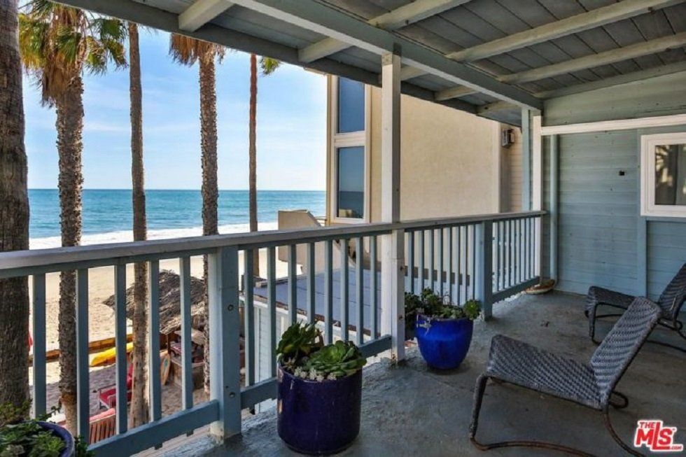 Edward Norton vende su casita en Malibú - Fotocasa Life - Casas de famosos, famosos - Curiosidades - Edward Norton vende una de sus casas. Esta se encuentra ubicada junto al mar, en Malibú, y cuesta un poco más de 4 millones de euros.