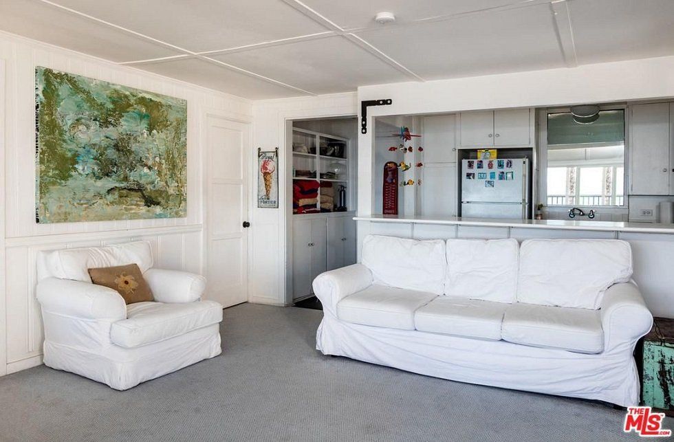 Edward Norton vende su casita en Malibú - Fotocasa Life - Casas de famosos, famosos - Curiosidades - Edward Norton vende una de sus casas. Esta se encuentra ubicada junto al mar, en Malibú, y cuesta un poco más de 4 millones de euros.