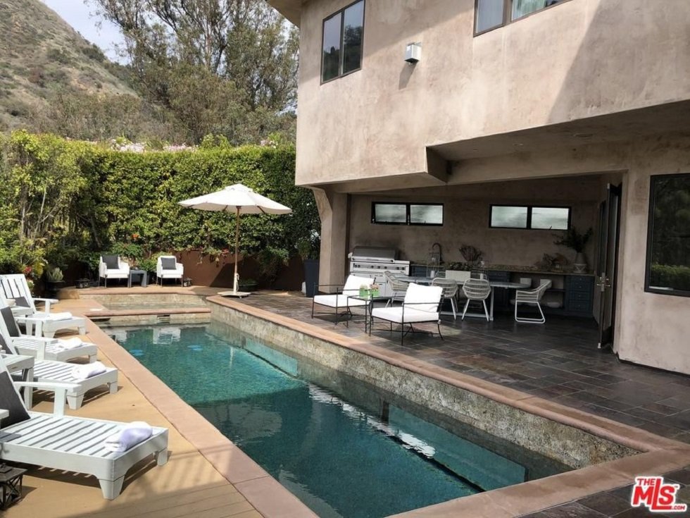 Esta es la casa que vende Eva Longoria en Hollywood Hills - Fotocasa Life - Casas de famosos, famosos - Curiosidades - Eva Longoria quiere vender su casa en Hollywood Hills. Ahora puedes ver cómo es por dentro esta mansión de lujo en una buena colección de imágenes.