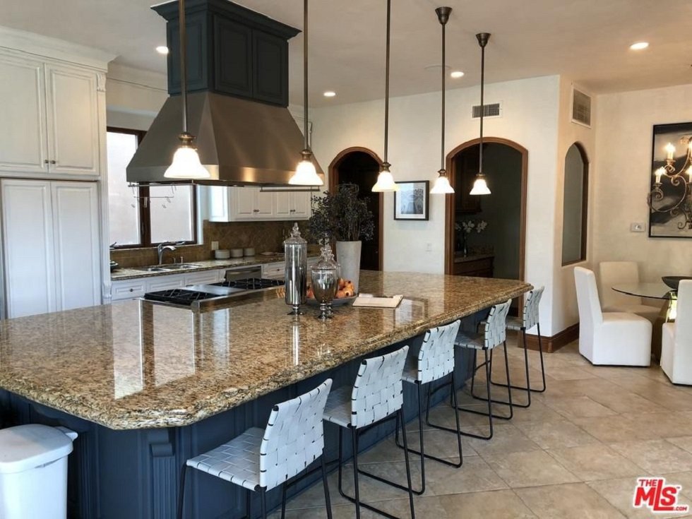 Esta es la casa que vende Eva Longoria en Hollywood Hills - Fotocasa Life - Casas de famosos, famosos - Curiosidades - Eva Longoria quiere vender su casa en Hollywood Hills. Ahora puedes ver cómo es por dentro esta mansión de lujo en una buena colección de imágenes.