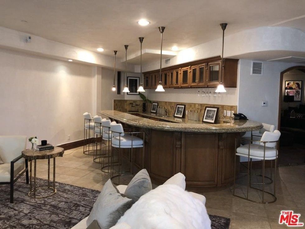 Esta es la casa que vende Eva Longoria en Hollywood Hills - Fotocasa Life Esta es la casa que vende Eva Longoria en Hollywood Hills - Fotocasa Life - Casas de famosos, famosos - Curiosidades - Eva Longoria quiere vender su casa en Hollywood Hills. Ahora puedes ver cómo es por dentro esta mansión de lujo en una buena colección de imágenes.