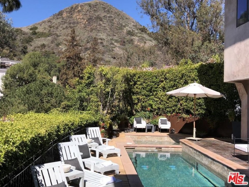 Esta es la casa que vende Eva Longoria en Hollywood Hills - Fotocasa Life - Casas de famosos, famosos - Curiosidades - Eva Longoria quiere vender su casa en Hollywood Hills. Ahora puedes ver cómo es por dentro esta mansión de lujo en una buena colección de imágenes.