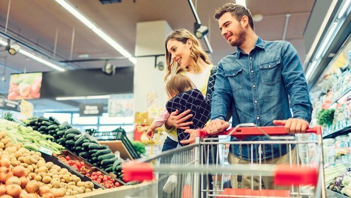 El 70% de los españoles gasta entre 150 y 450 euros al mes en la cesta de la compra