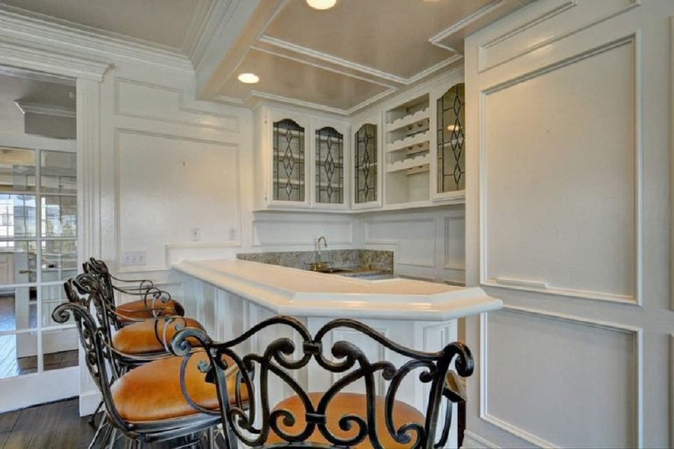 Esta es la casa que vende Guillermo del Toro en Agoura Hills - Fotocasa Life - Casas de famosos, famosos - Curiosidades - Es una mansión de ensueño. La casa que vende Guillermo del Toro en Agoura Hills (California). Y que ahora puedes ver por dentro.