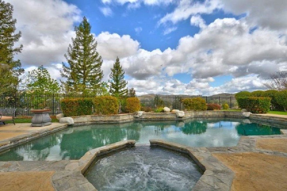 Esta es la casa que vende Guillermo del Toro en Agoura Hills - Fotocasa Life - Casas de famosos, famosos - Curiosidades - Es una mansión de ensueño. La casa que vende Guillermo del Toro en Agoura Hills (California). Y que ahora puedes ver por dentro.
