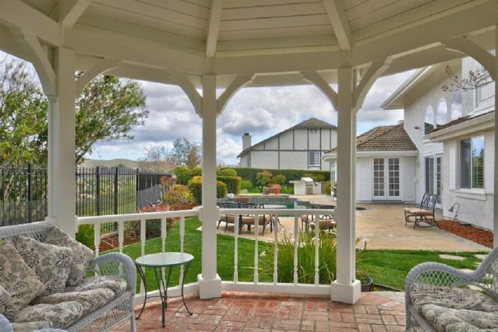 Esta es la casa que vende Guillermo del Toro en Agoura Hills - Fotocasa Life - Casas de famosos, famosos - Curiosidades - Es una mansión de ensueño. La casa que vende Guillermo del Toro en Agoura Hills (California). Y que ahora puedes ver por dentro.