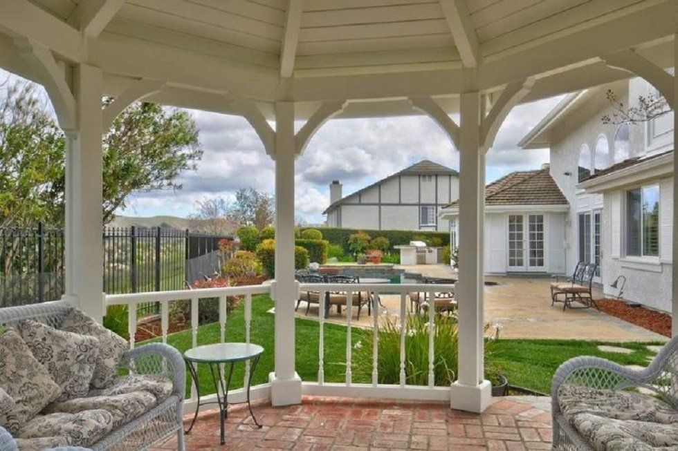 Esta es la casa que vende Guillermo del Toro en Agoura Hills - Fotocasa Life - Casas de famosos, famosos - Curiosidades - Es una mansión de ensueño. La casa que vende Guillermo del Toro en Agoura Hills (California). Y que ahora puedes ver por dentro.
