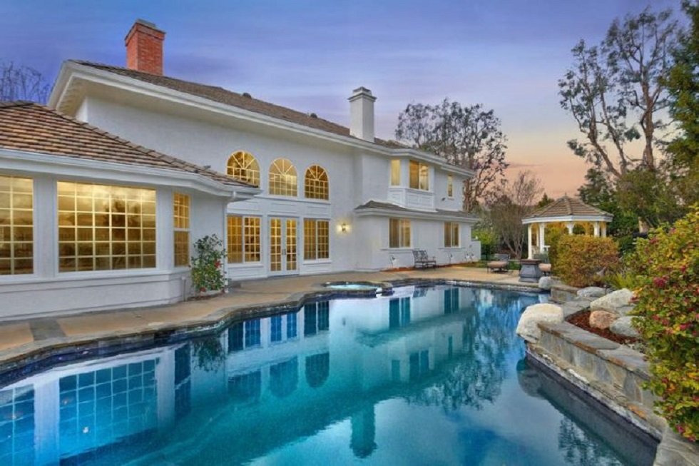 Esta es la casa que vende Guillermo del Toro en Agoura Hills - Fotocasa Life - Casas de famosos, famosos - Curiosidades - Es una mansión de ensueño. La casa que vende Guillermo del Toro en Agoura Hills (California). Y que ahora puedes ver por dentro.