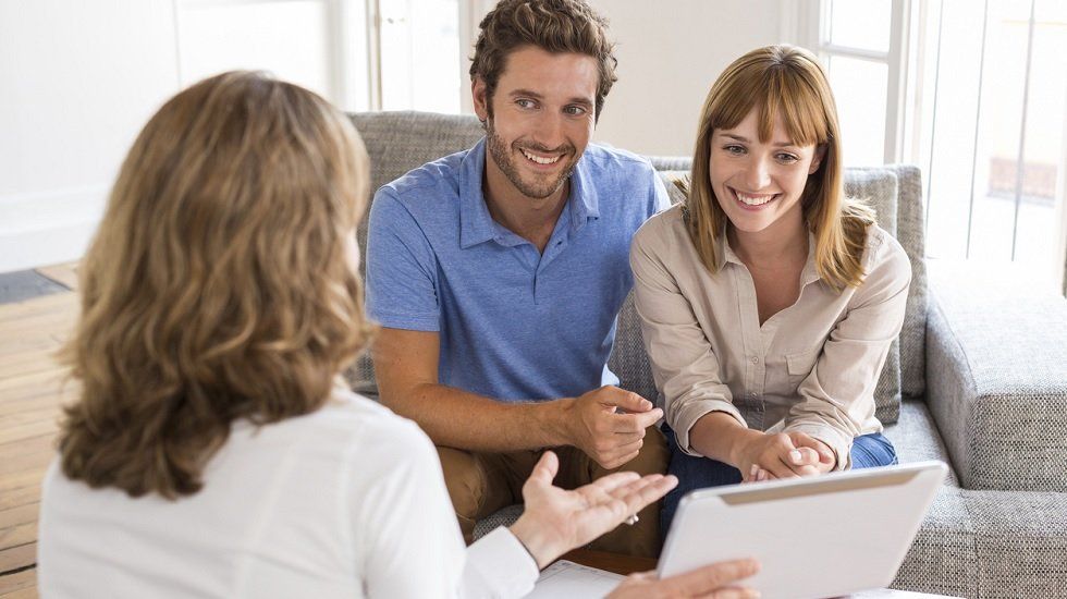 Cosas que debes saber para comprar o vender una vivienda con una agencia inmobiliaria