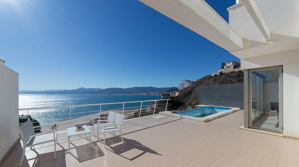 La Sareb lanza una campaña para vender 3.314 viviendas en la costa desde 25.300 euros