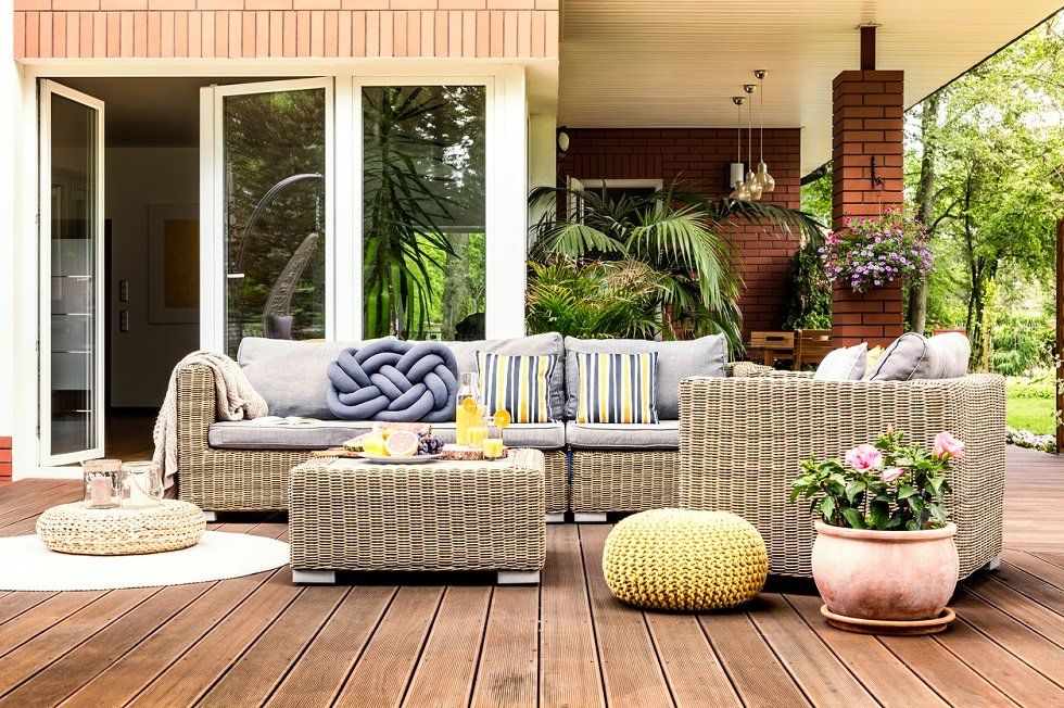 Cómo poner tu terraza al día - Fotocasa Life - áticos con terraza, Decoración de terrazas, decoración terraza, Terraza, terraza de verano, terraza decoración - Decoración - Llega el verano y hay que ponerse manos a la obra para poner al día la terraza. Habitissimo te da las claves para llegar a tiempo.