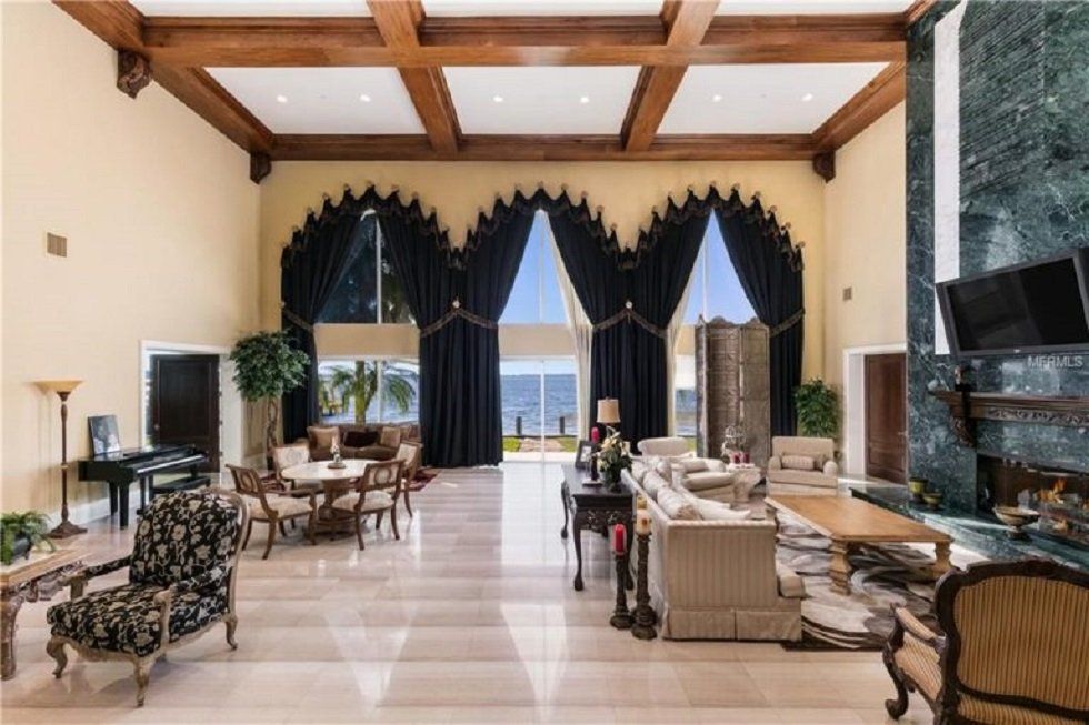 La impresionante casa que vende Shaquille O’Neal en Florida - Fotocasa Life - Casas de famosos, famosos - Curiosidades - Shaquille O’Neal vende su casa de Florida por 23 millones de euros. Se trata de un hogar impresionante con vistas a un lago.