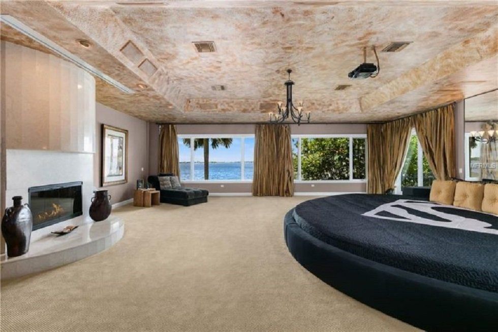La impresionante casa que vende Shaquille O’Neal en Florida - Fotocasa Life - Casas de famosos, famosos - Curiosidades - Shaquille O’Neal vende su casa de Florida por 23 millones de euros. Se trata de un hogar impresionante con vistas a un lago.
