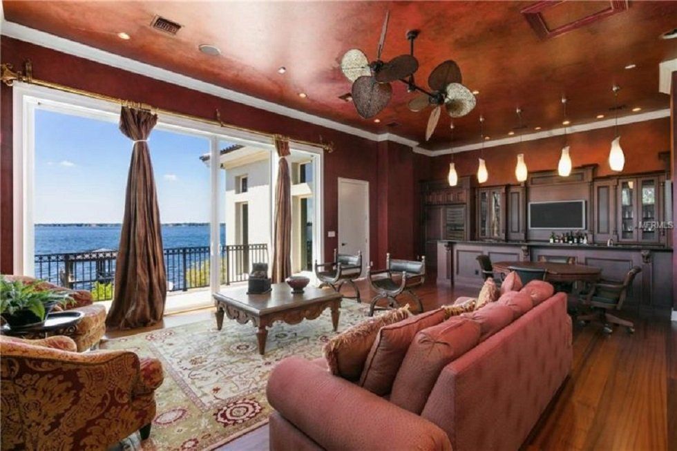 La impresionante casa que vende Shaquille O’Neal en Florida - Fotocasa Life - Casas de famosos, famosos - Curiosidades - Shaquille O’Neal vende su casa de Florida por 23 millones de euros. Se trata de un hogar impresionante con vistas a un lago.