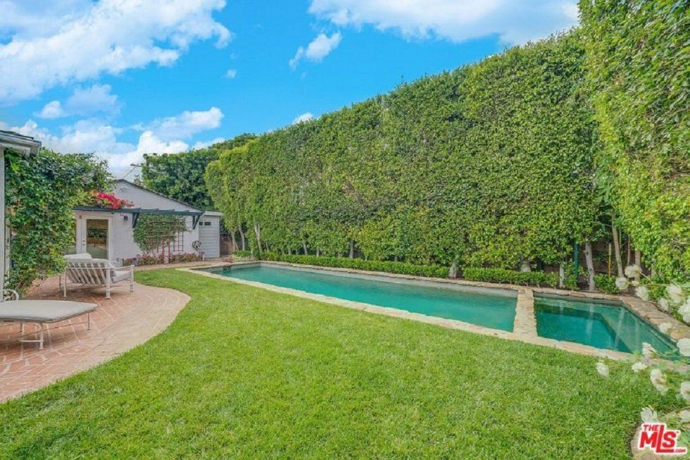 Selena Gómez, la estrella de Disney vende su casa para mudarse a otra mansión - Fotocasa Life - Casas de famosos, famosos - Curiosidades - Selena Gómez quiere vender una de sus casas, situada en Studio City. La compró el año pasado pero ahora quiere deshacerse de ella.