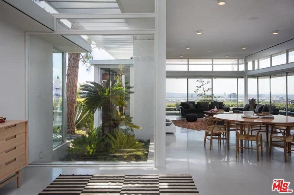 Kelly Osbourne compra la casa de Rooney Mara - Fotocasa Life - Casas de famosos, famosos - Curiosidades - Kelly Osbourne ha pensado que lo mejor que puede hacer con tres millones de euros que no le hacen demasiada falta es adquirir una mansión.