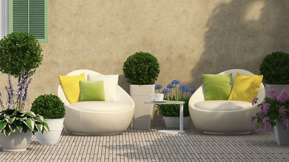 Patios veraniegos para olvidarte de que no tienes jardín - Fotocasa Life - áticos con terraza, Decoración de terrazas, decoración terraza, Terraza, terraza de verano, terraza decoración, Terrazas - Hogar, Reformas - Que a todos nos gustaría tener un gran jardín seguro que es cierto. Hoy habitissimo te propone unos patios veraniegos estupendos.