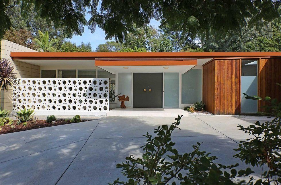 Jamie Dornan, el señor Grey, vende su mansión en Hollywood Hills - Fotocasa Life Jamie Dornan, el señor Grey, vende su mansión en Hollywood Hills - Fotocasa Life - Casas de famosos, famosos - Curiosidades - El Señor Grey acaba de poner a la venta su casa. Bueno, en realidad hablamos de Jamie Dornan, el actor de Cincuenta sombras de Grey.