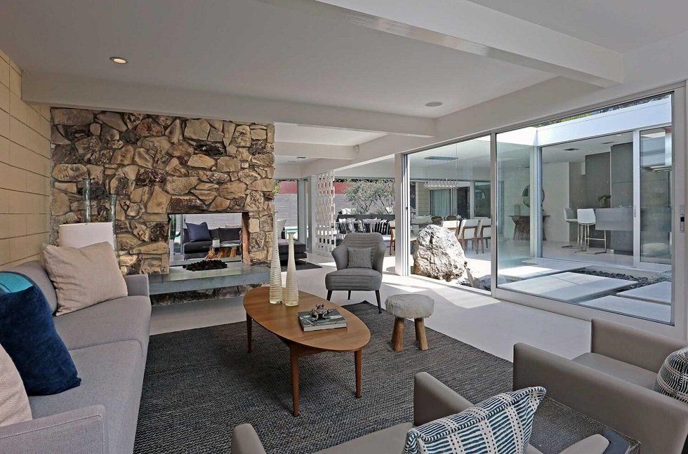 Jamie Dornan, el señor Grey, vende su mansión en Hollywood Hills - Fotocasa Life Jamie Dornan, el señor Grey, vende su mansión en Hollywood Hills - Fotocasa Life - Casas de famosos, famosos - Curiosidades - El Señor Grey acaba de poner a la venta su casa. Bueno, en realidad hablamos de Jamie Dornan, el actor de Cincuenta sombras de Grey.