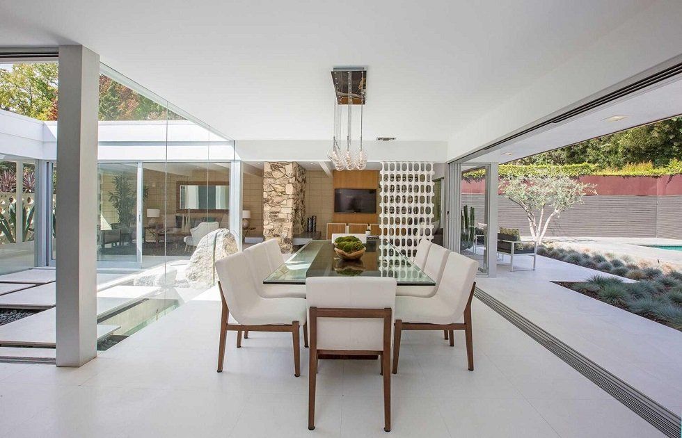 Jamie Dornan, el señor Grey, vende su mansión en Hollywood Hills - Fotocasa Life Jamie Dornan, el señor Grey, vende su mansión en Hollywood Hills - Fotocasa Life - Casas de famosos, famosos - Curiosidades - El Señor Grey acaba de poner a la venta su casa. Bueno, en realidad hablamos de Jamie Dornan, el actor de Cincuenta sombras de Grey.