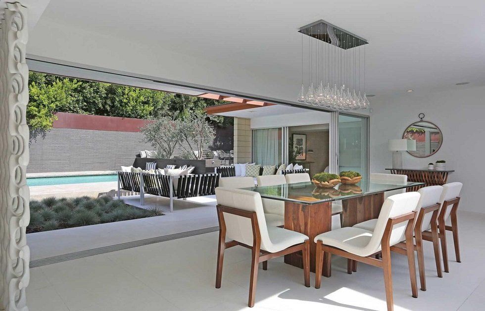 Jamie Dornan, el señor Grey, vende su mansión en Hollywood Hills - Fotocasa Life Jamie Dornan, el señor Grey, vende su mansión en Hollywood Hills - Fotocasa Life - Casas de famosos, famosos - Curiosidades - El Señor Grey acaba de poner a la venta su casa. Bueno, en realidad hablamos de Jamie Dornan, el actor de Cincuenta sombras de Grey.