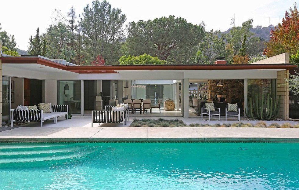 Jamie Dornan, el señor Grey, vende su mansión en Hollywood Hills - Fotocasa Life Jamie Dornan, el señor Grey, vende su mansión en Hollywood Hills - Fotocasa Life - Casas de famosos, famosos - Curiosidades - El Señor Grey acaba de poner a la venta su casa. Bueno, en realidad hablamos de Jamie Dornan, el actor de Cincuenta sombras de Grey.