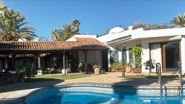 Estas son las casas más caras de España - Fotocasa Life - casa de lujo, Casas de lujo, mansión de lujo, viviendas de lujo - Curiosidades - Son lugares magníficos. Paraísos del lujo. Entornos privilegiados solo al alcance de unos pocos: las casas más caras de España.