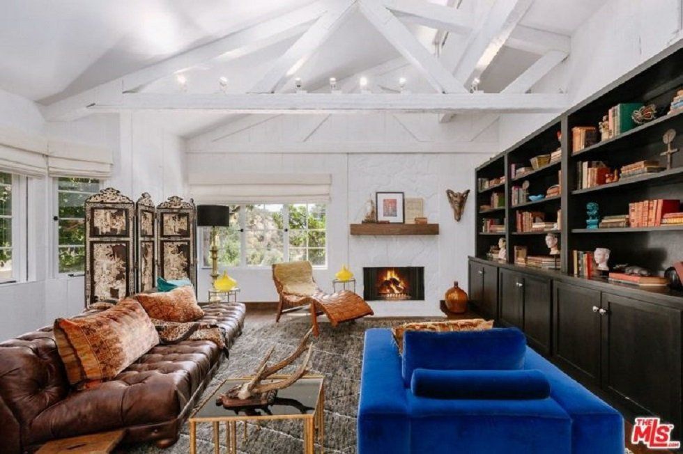 Esta es la casa que Cher vende en Beverly Hills - Fotocasa Life - Casas de famosos, famosos - Curiosidades - Cher vende su mansión en Beverly Hills. ¿Te imaginas cómo puede ser por dentro la casa de esta cantante? Te contamos todas sus particularidades.