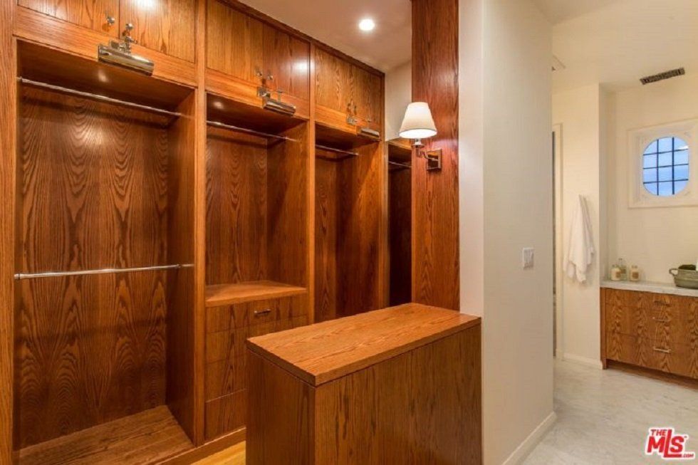 Así es la nueva casa de Leonardo DiCaprio en Los Ángeles - Fotocasa Life - Casas de famosos, famosos - Curiosidades - Leonardo DiCaprio acaba de adquirir una casa impresionante en Los Ángeles. Antes había pertenecido al artista Moby. ¿Quieres ver cómo es por dentro?