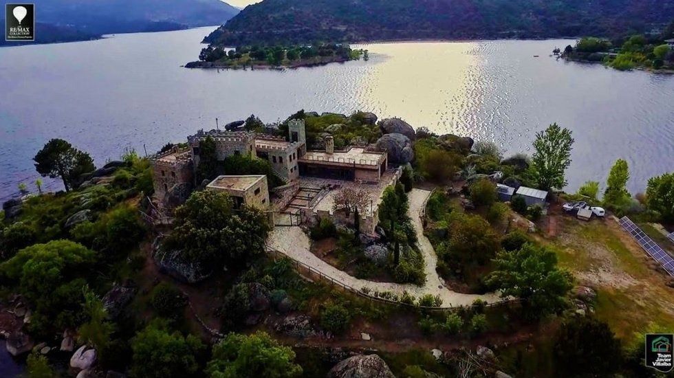 Vista aérea castillo en venta