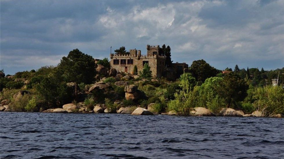 Pintoresco castillo disponible para comprar