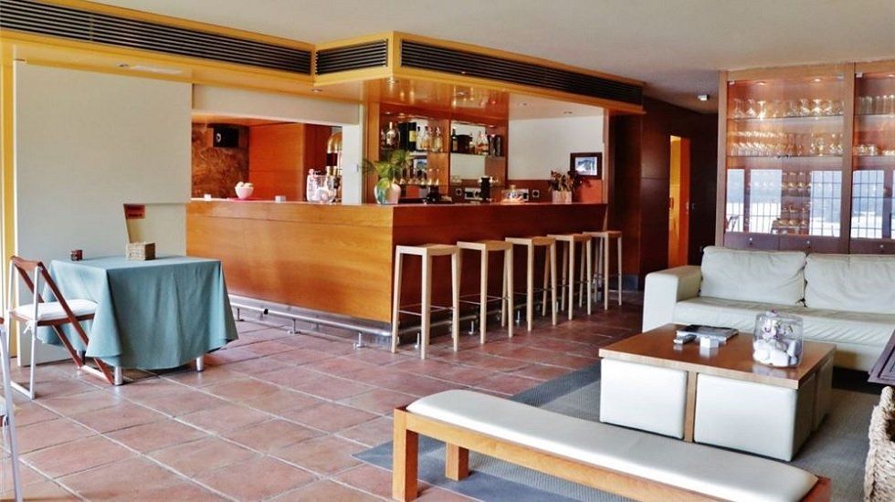 Bar dentro de un castillo