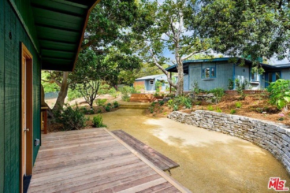 ¿Quieres alquilar una casa de Julia Roberts en Malibú? - Fotocasa Life - Casas de famosos, famosos - Curiosidades - Julia Roberts acaba de poner en alquiler una casa estilo rancho que compró el año pasado por 3,35 millones de euros. Pide 10.000 euros al mes.